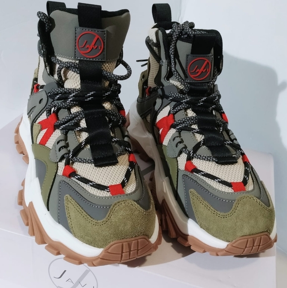 Javi Rescue (GS) Unisex, Youth o men 7Y, Women 8.5. New With box.- - Picture 9 of 12